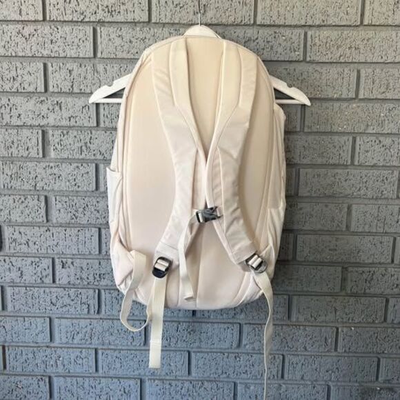 NWT North Face Isabella 3.0 Backpack - Picture 4 of 9